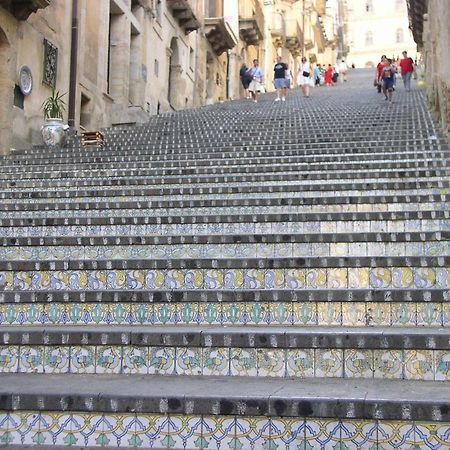 La Rosa Antica Acomodação com café da manhã Caltagirone Exterior foto