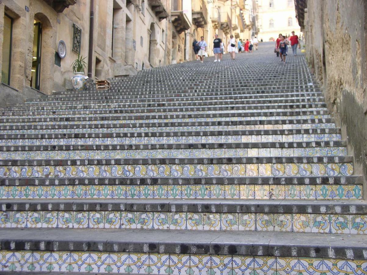La Rosa Antica Acomodação com café da manhã Caltagirone Exterior foto